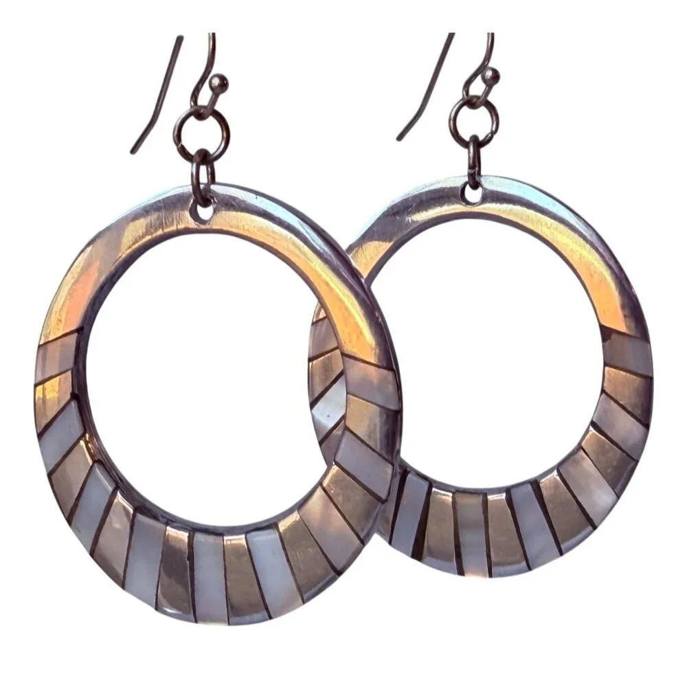 Vintage Chico’s Y2K Silver Hoop Earrings with Mother-of-Pearl Accents Modern NOS